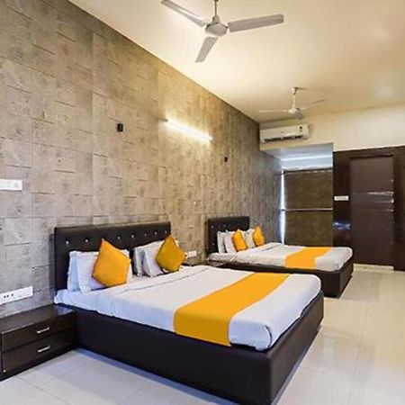 Hotel O Marigold Surat Exterior photo