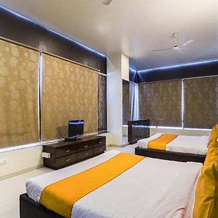 Hotel O Marigold Surat Exterior photo