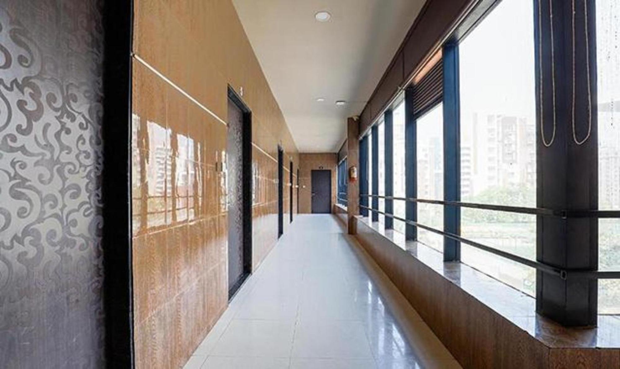 Hotel O Marigold Surat Exterior photo