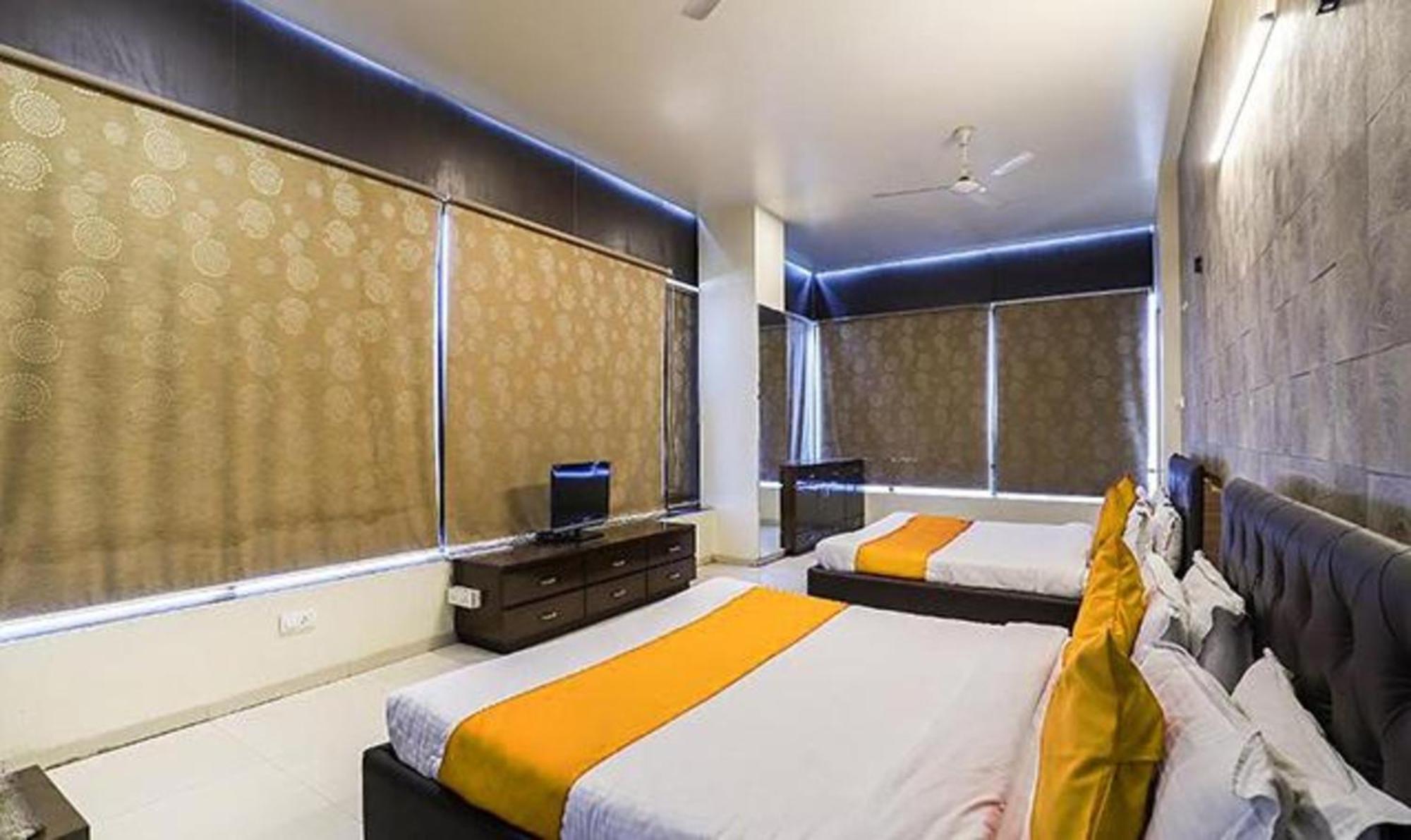Hotel O Marigold Surat Exterior photo