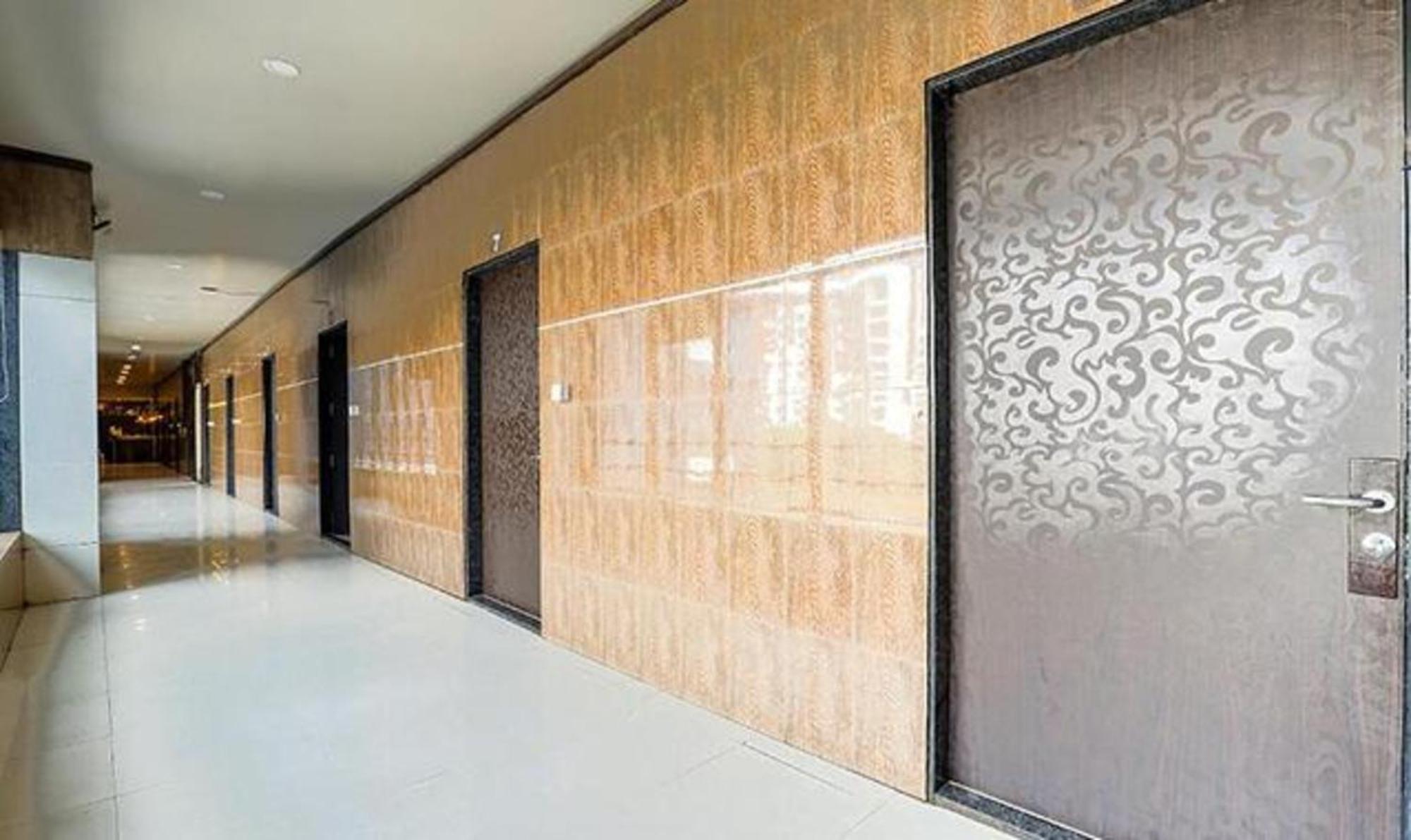 Hotel O Marigold Surat Exterior photo
