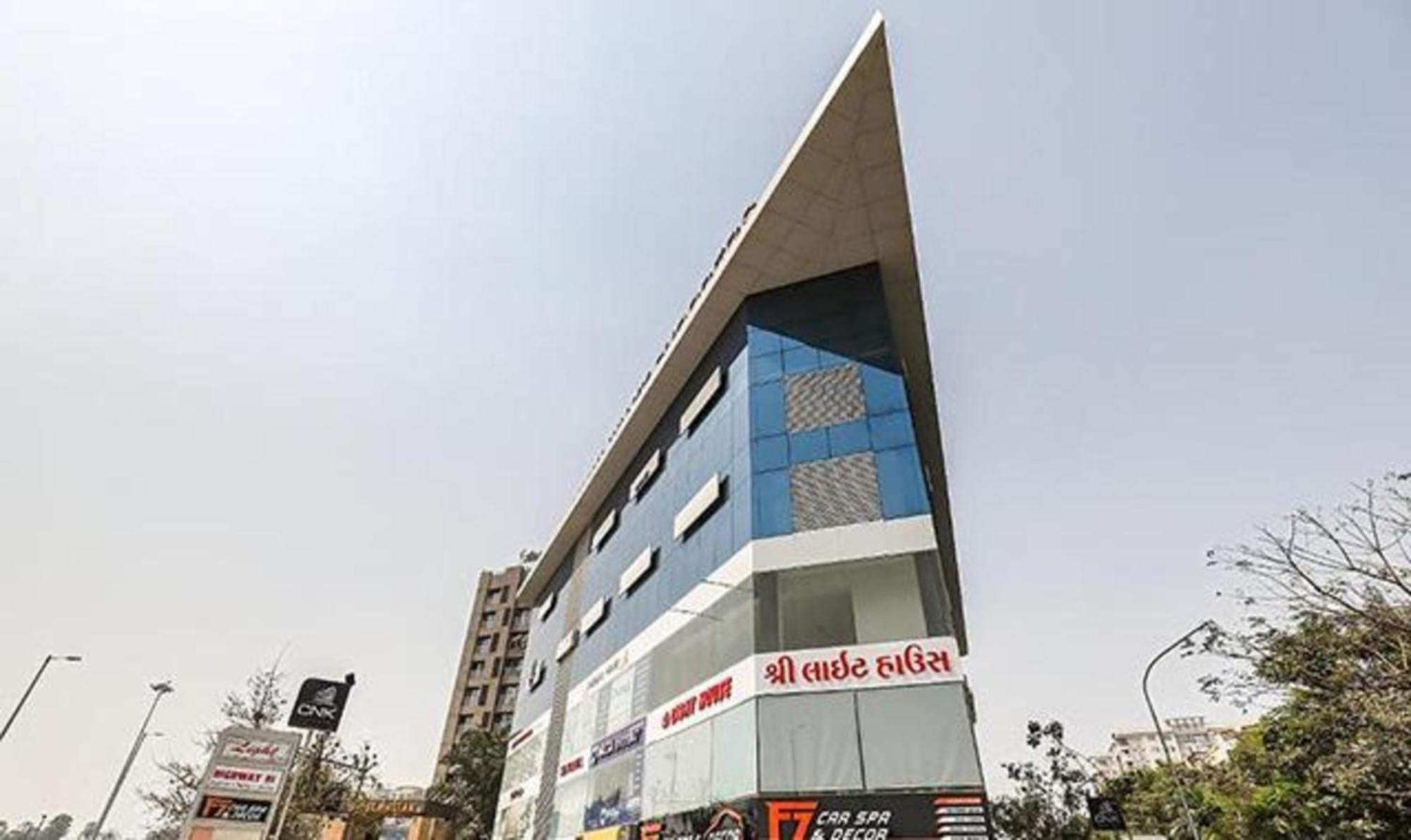 Hotel O Marigold Surat Exterior photo