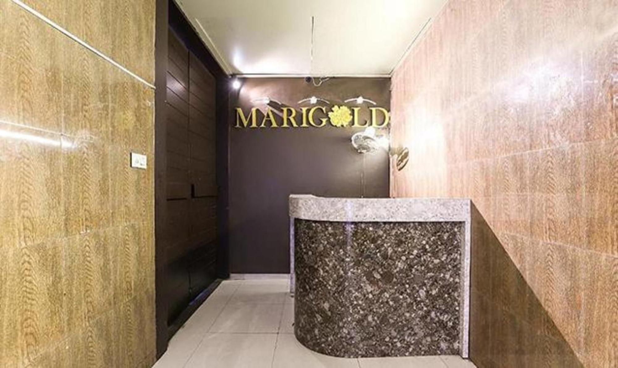 Hotel O Marigold Surat Exterior photo